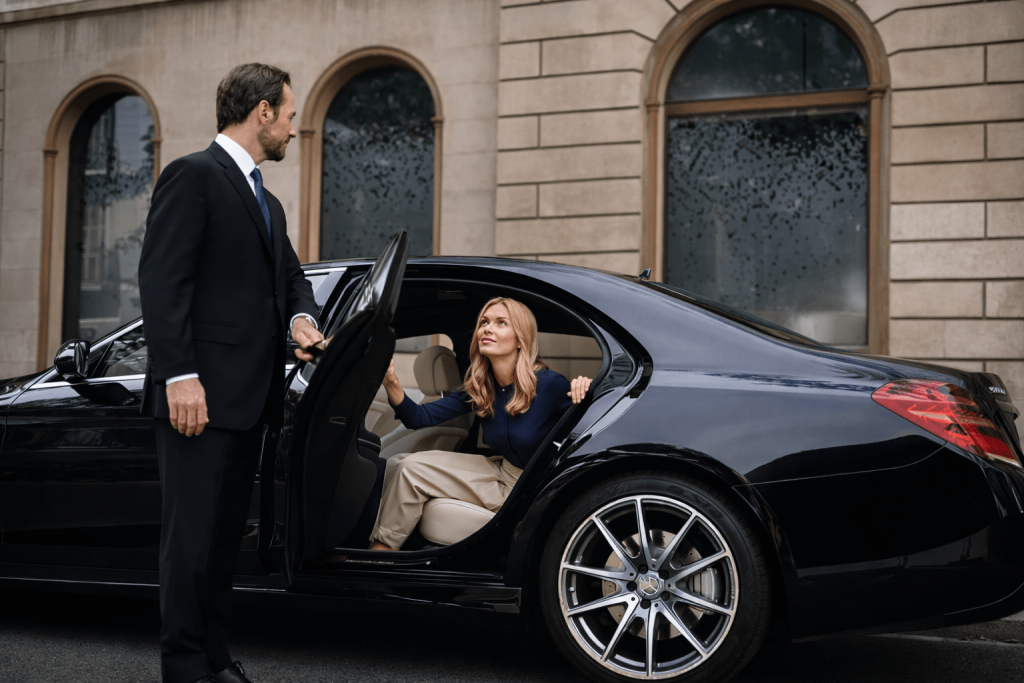 Professional chauffeur service London for Heathrow, Gatwick and city transfers. Travel in luxury Mercedes vehicles with experienced drivers.. LONDON CITY AIRPORT CHAUFFEUR